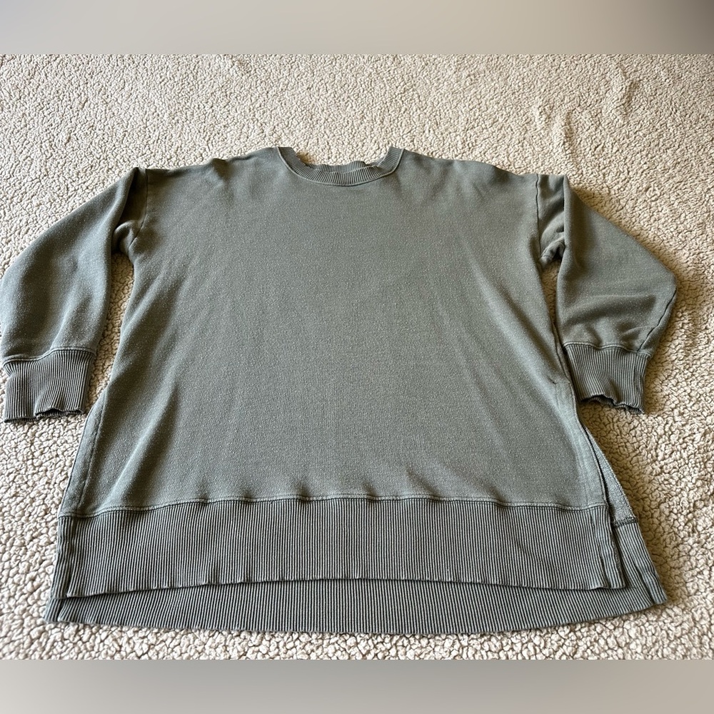 Aerie Oversized Split Hem Sweatshirt
Pale Green - Size M